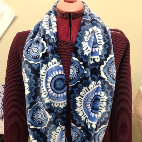 Infinity scarf - Picture 2 of 3